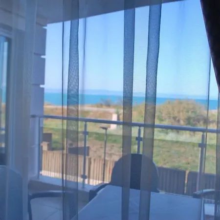 Boutique By The Sea Apartmán *
